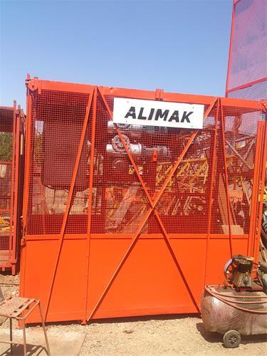 انواع آسانسور کارگاهی