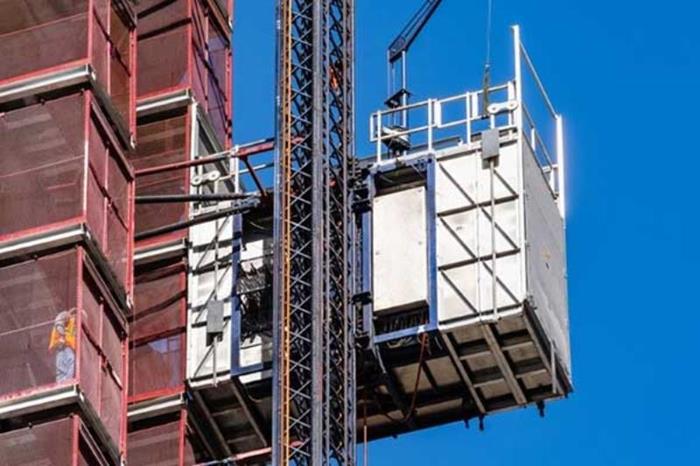 نکات ایمنی آسانسور کارگاهی