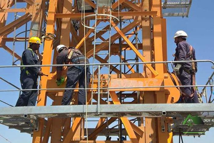 خدمات تاور کرین و آسانسور کارگاهی